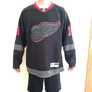 Detroit Red Wings Jersey black and red. Reebok.
